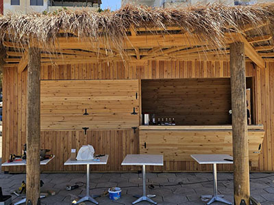 Beach bare me derrase, sipas kerkeses se klientit Beach bare me derrase, sipas kerkeses se klientit